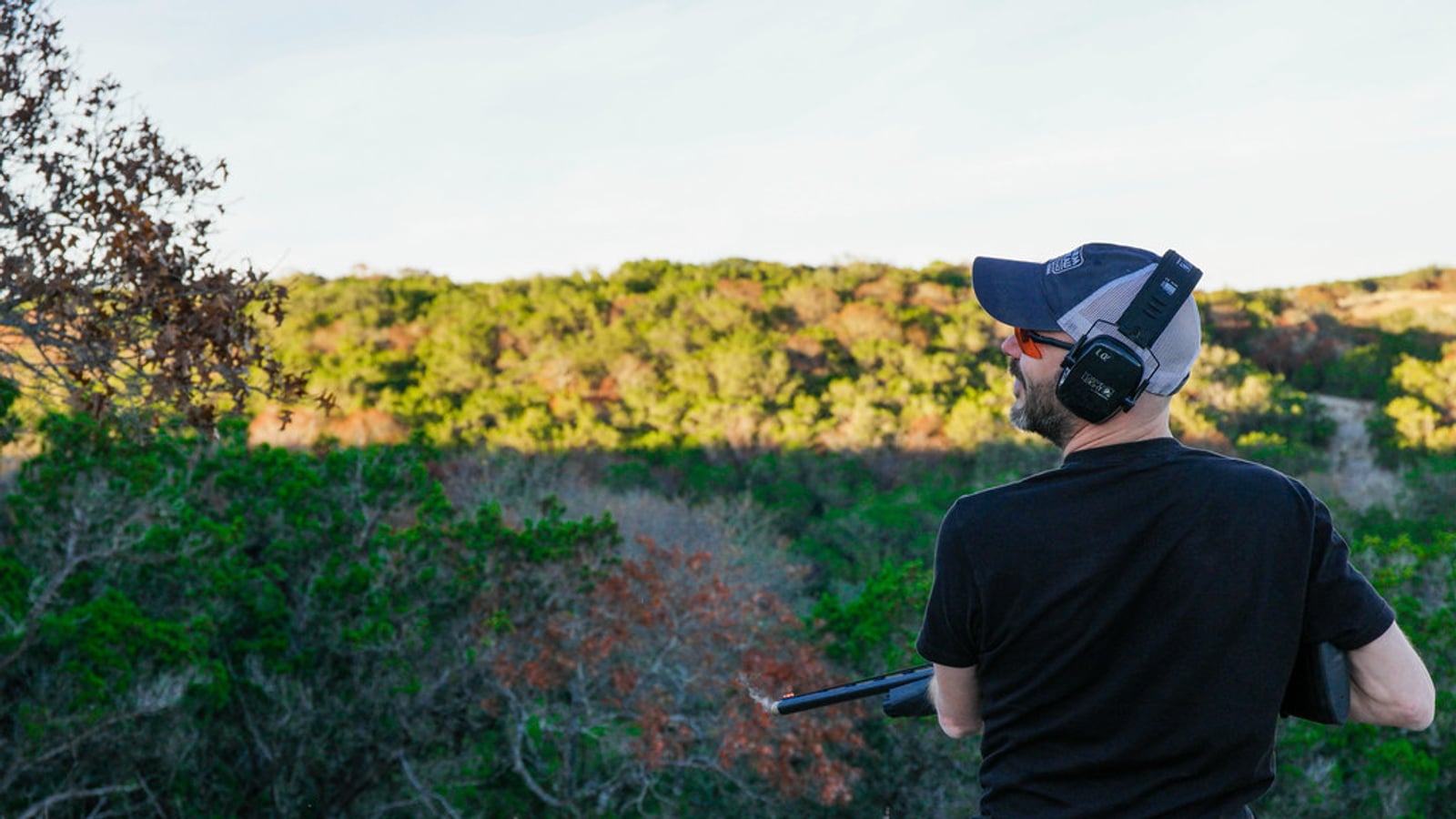 Casques anti-bruit électroniques vs bouchons : lequel choisir