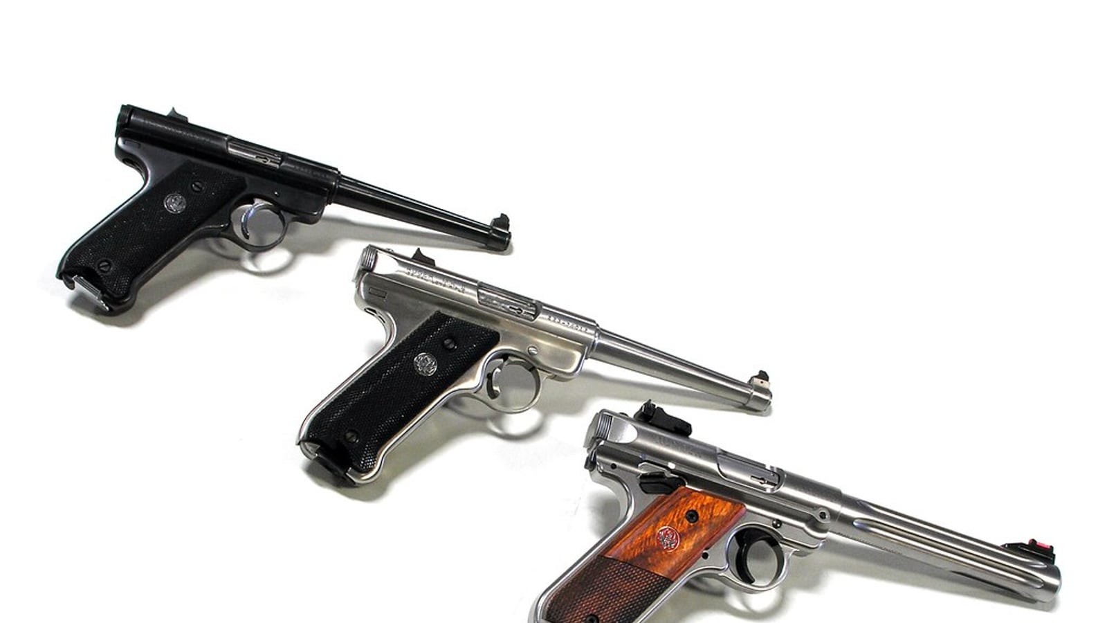 Selling or transferring a firearm between private individuals: the process to follow